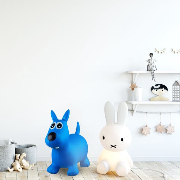 Studsande djurhund