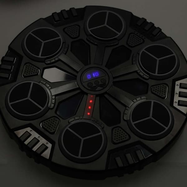 Boxing Shield Wall Trainer med Bluetooth og LED