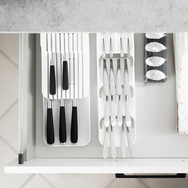Rymlig och hållbar besticklåda med smart design