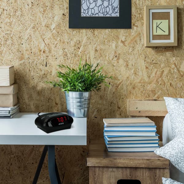 FM-clockradio med snooze og dobbelt alarm, sort