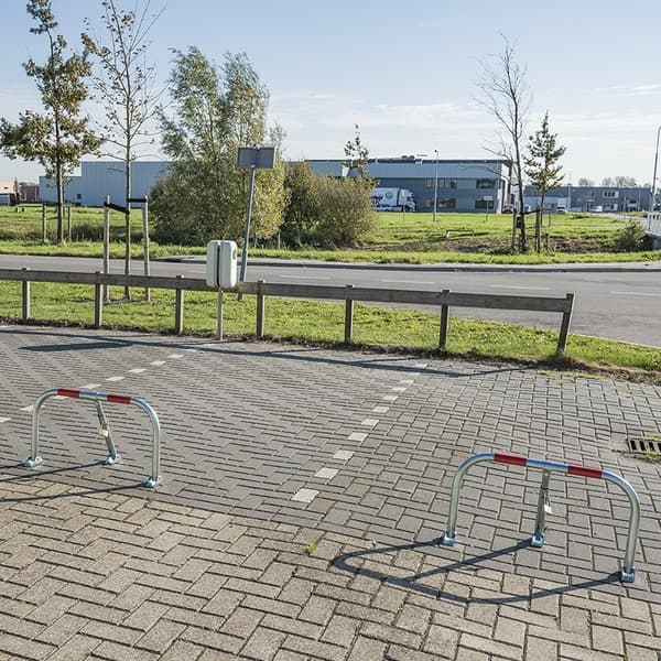 Parkeringsbom med lås