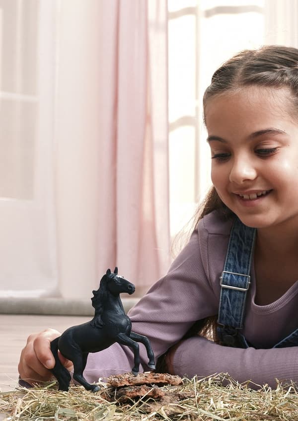 Lusitano hingstfigur – sort med hvid stjerne