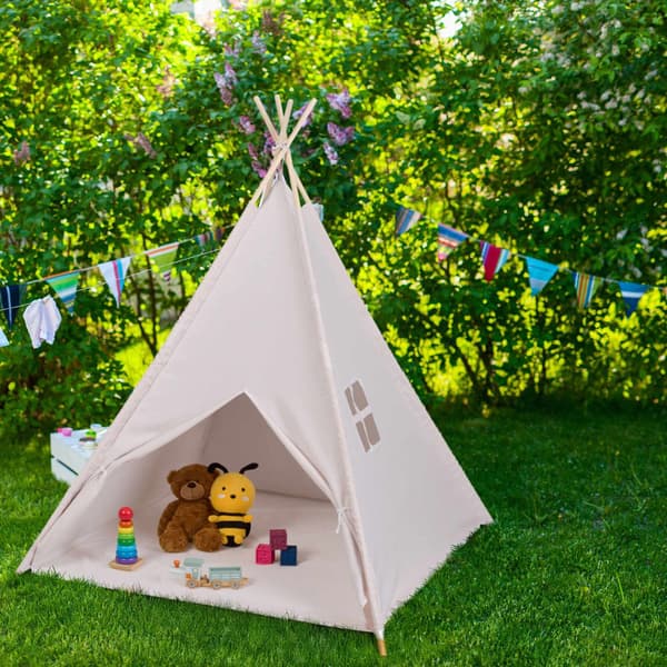 Teepee-leikkiteltta lattiamatolla