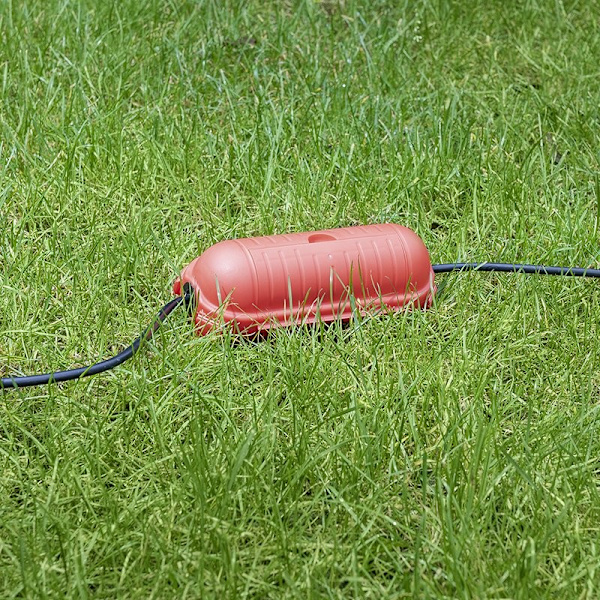 Kassakaappi Schuko-pistokkeelle ja liittimelle punainen