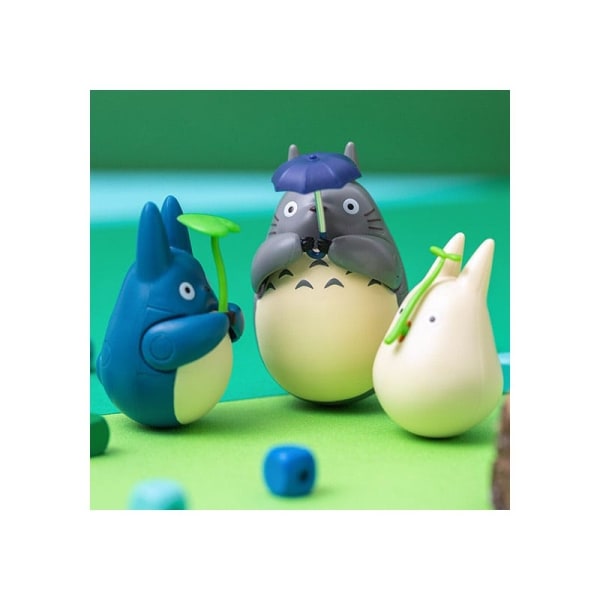 My Neighbor Totoro Rundbundet Figur Stor Totoro med blad 7 cm