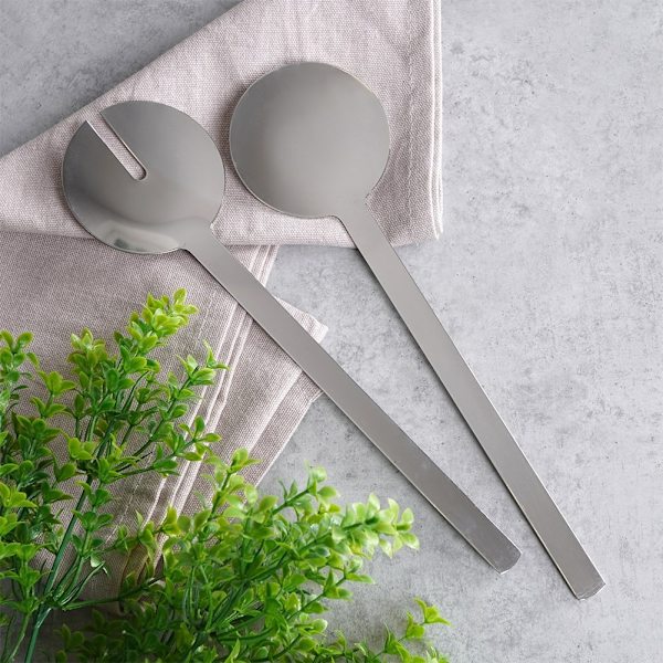 Salladsbestick i rostfritt stål med silverfinish för servering