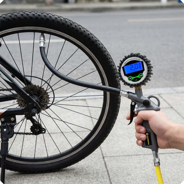 Digital dækpumpe med LCD-display, 0-15 bar