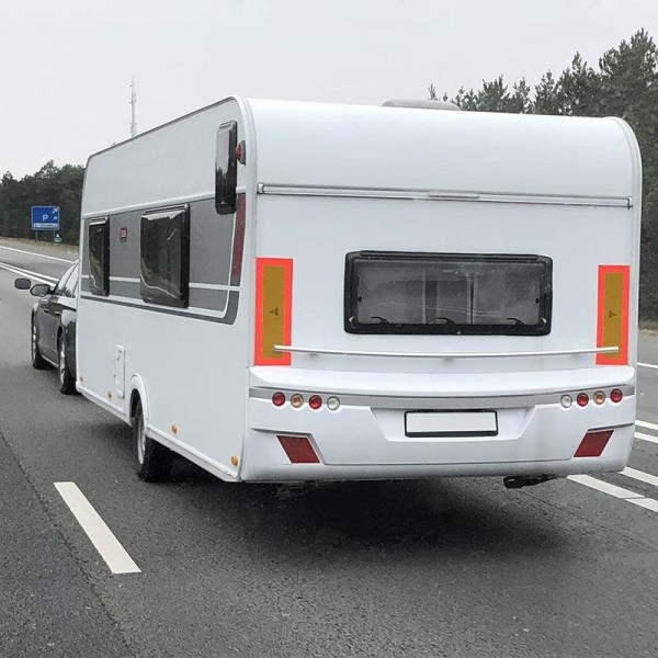 Takaosan varoituskilpi "ECE 70"