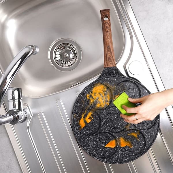 Granit stegepande 26 cm med 7 ansigtsformede huller