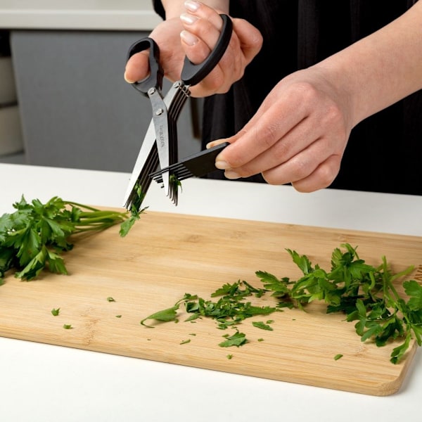 Örtsaxar med fem blad för snabb hackning i köket