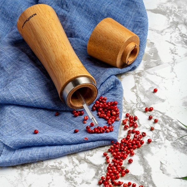 Bambukvarn med keramisk malverk för peppar och salt