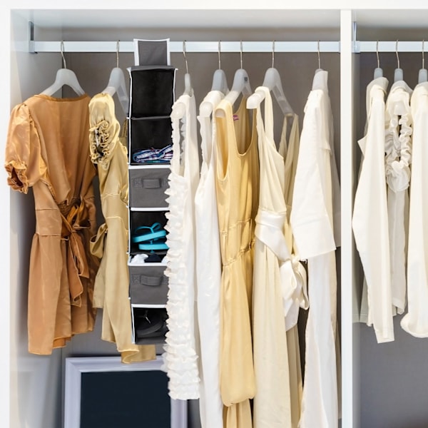 Hængehylde til garderobe