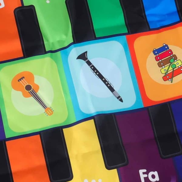 Interaktiv børnedansemåtte, 8 instrumenter, 10 melodier
