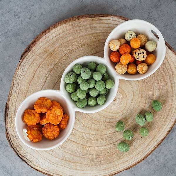 Skål i hvidt porcelæn med tre rum til dip og snacks