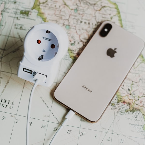 Rejseadapter Europa til USA etc. 2xUSB-A 12W Jordet