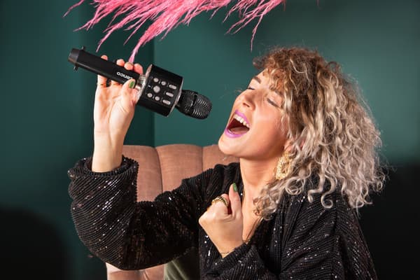 Bluetooth® Karaoke mikrofon med højttaler og belysning Sort