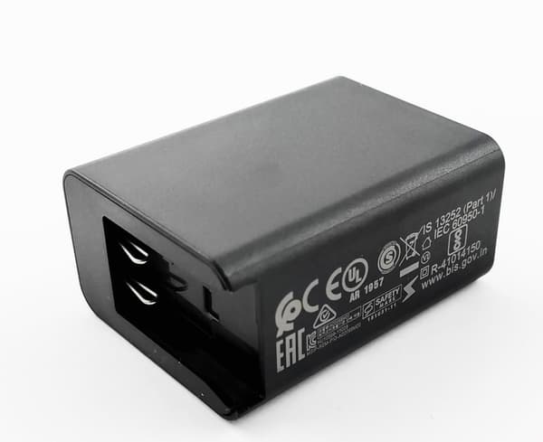 Asus-sovitin 18W 5V/9V 2P (USB)