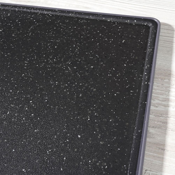 Kestävä leikkuulauta mustaa graniittijäljitelmää kaikille veitsille