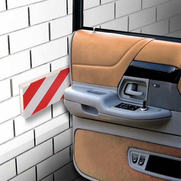 Auton oven suojanauha autotalliin