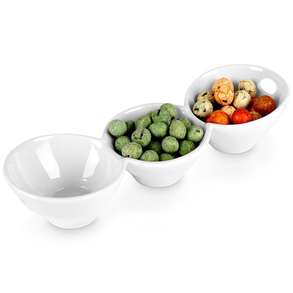 Skål i hvidt porcelæn med tre rum til dip og snacks