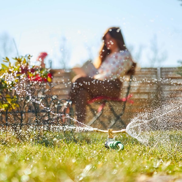 Trädgårdssprinkler med jordankare