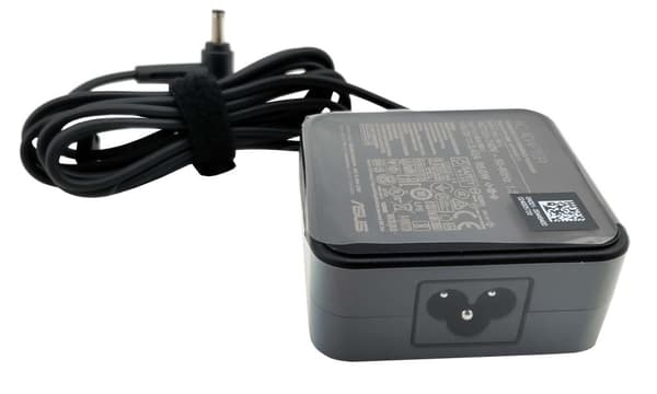 ASUS-verkkolaite 65W / 19V / 3,42A / 4,5 mm / 3-nastainen