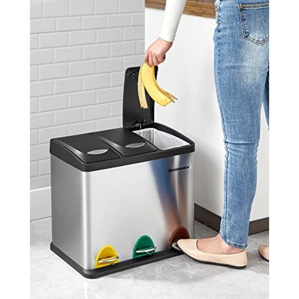 3-in-1 Step Bin värikoodatuilla polkimilla helpottaa lajittelua