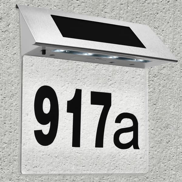 Aurinkoenergialla toimiva talon numerokyltti LEDeillä