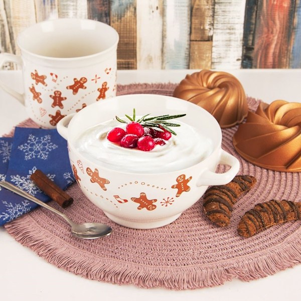 Mysig keramisk skål med handtag och pepparkaksmotiv