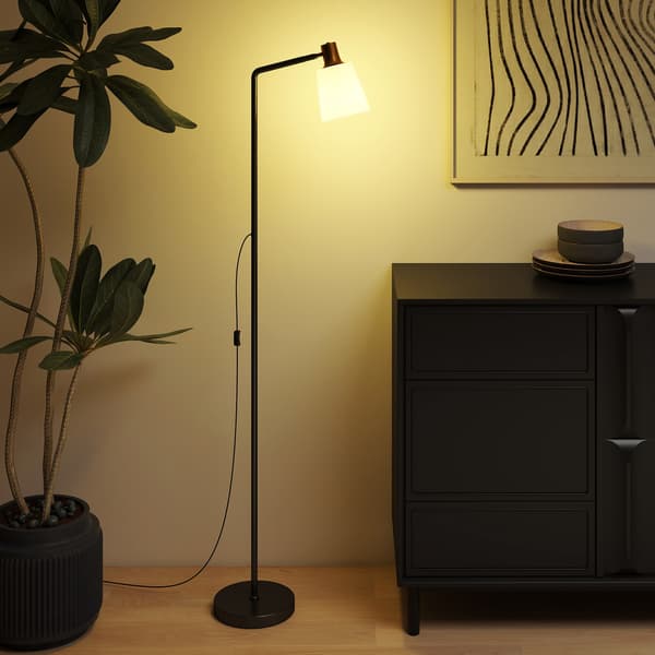 LED-gulvlampe, justerbart lampehoved, 3 farvetemperaturer