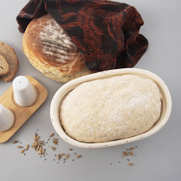 Leipäkori itse leivotun leivän käymiseen ja säilytykseen