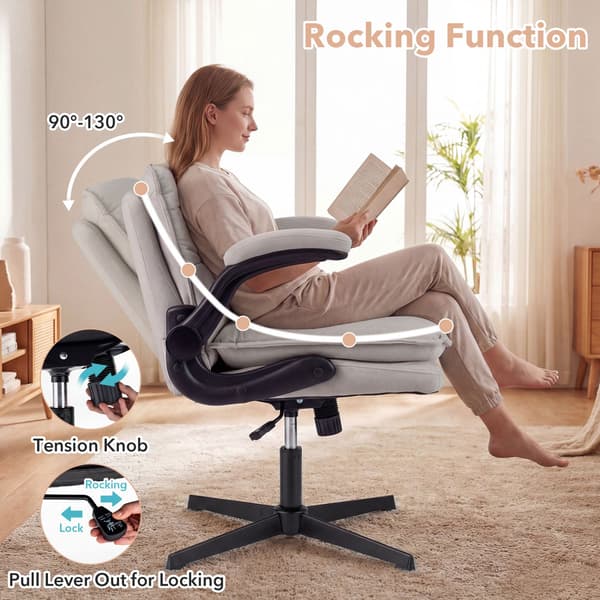 Ergonomisk beige kontorsstol med uppfällbara armstöd och vridfunktion