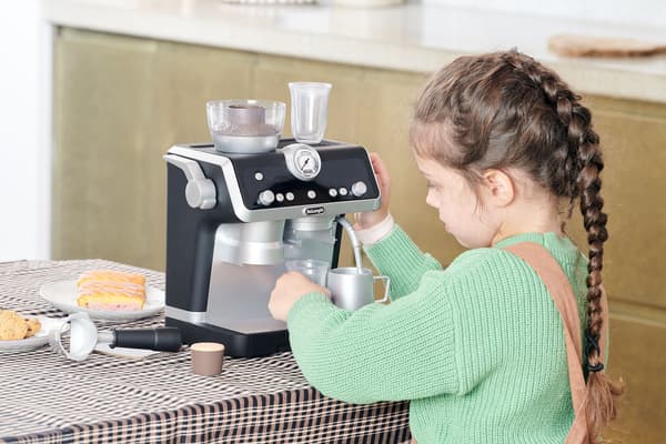 Casdon Delonghi Barista Play Coffee Machine