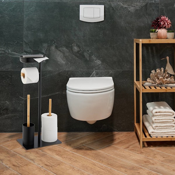 WC-stol med hylla i bambu och järn