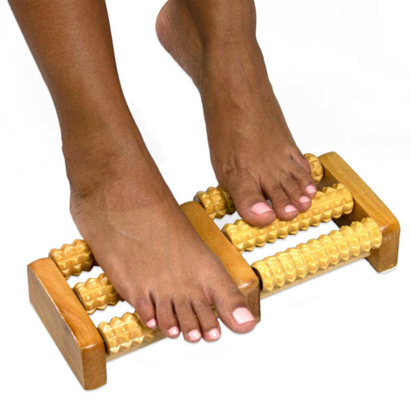 Wellys fotmassageapparat i trä