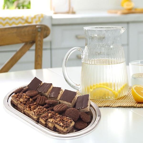 Oval serveringsbricka för smörgåsar, snacks och kakor