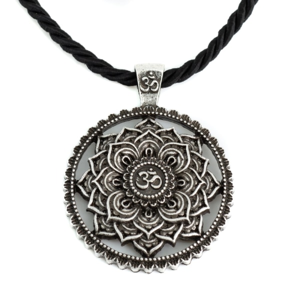 Tibetansk Mandala OHM Halsband - Silverfärgat (40 mm)