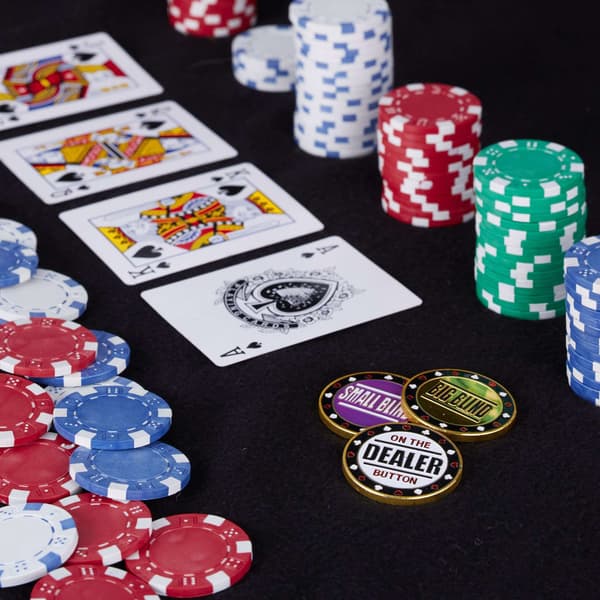 Metallinen pokerinäppäimistö
