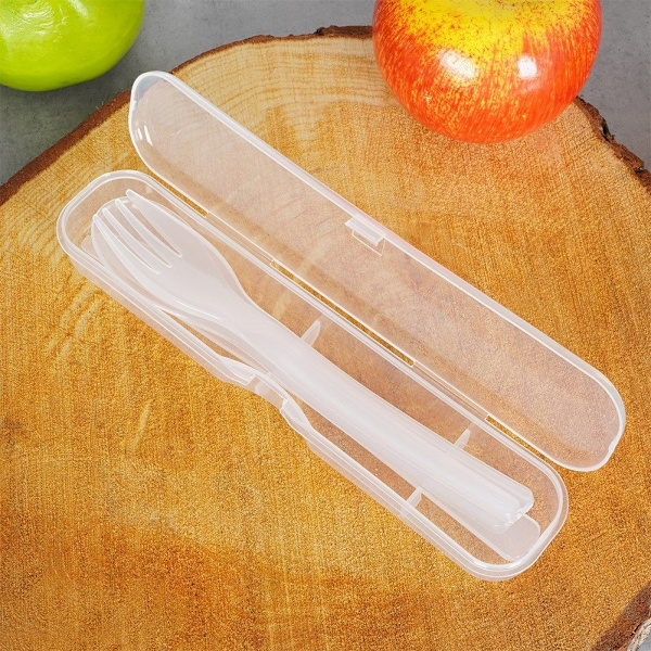 Käytännöllinen ruokailuvälinesarja retkeilyyn ja matkustamiseen