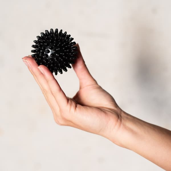 Black Massage Spiky Ball – Smärtlindring, 6cm