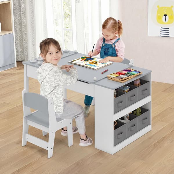 Barnkonstbord och staffli, 2 stolar, förvaring