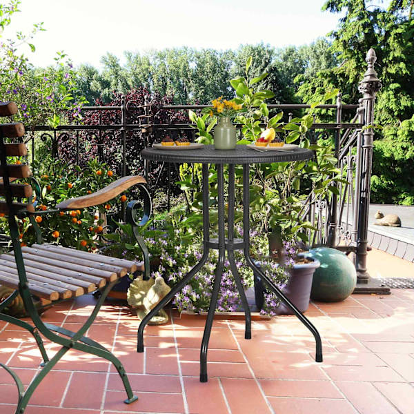 Rundt havebord i rattan look