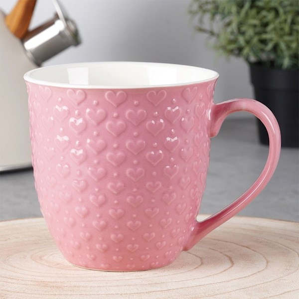 Pink keramisk krus med hjerter, tåler mikroovn og opvaskemaskine
