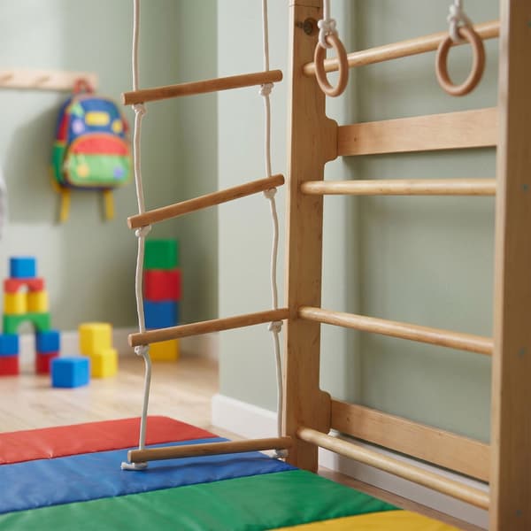 Barnvägg med pull-up-stång, naturträ