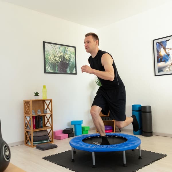 Sammenfoldelig fitnesstrampolin, blå-sort, indendørs træningstrampolinrebounder