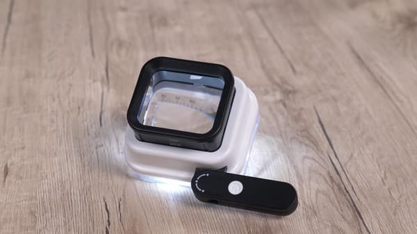 Genius Ideas GI-087663: Foldbar lup med 3 forstørrelser og LED