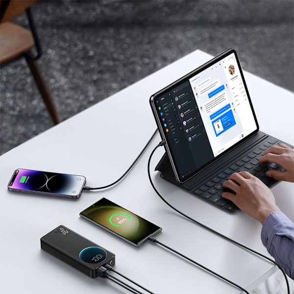 Powerbank taskulampulla 30W 20000mAh + USB-A - USB-C kaapeli 25cm musta