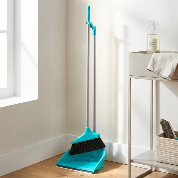 Sæt med fejebakke og børste med langt skaft – 95 cm, gummispids