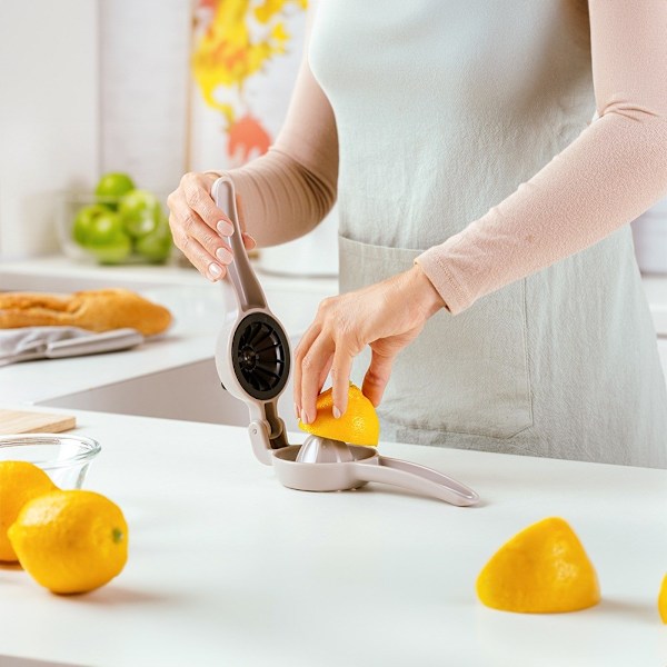 Manuell citrusjuicer med knopp MISTY 22,5x7 cm