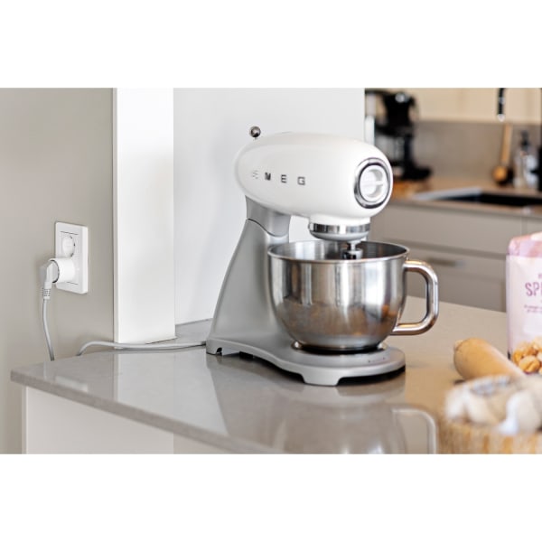ZPR-111 Z-Wave Plugin päällä/pois päältä energian mittauksella